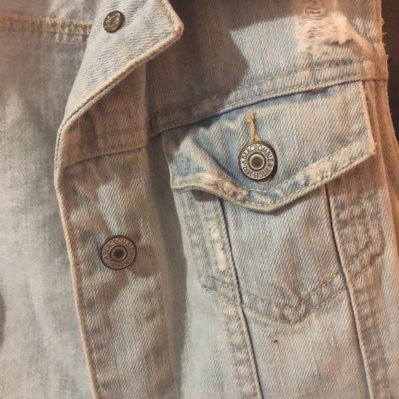 ABERCROMBIE & FITCH SLEEVELESS JEAN JACKET - Picture 4 of 4